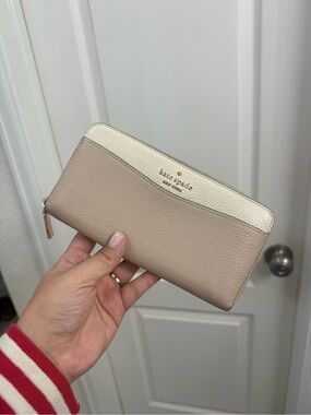 kate spade Two-Tone Pebbled Leather Zip Wallet in Taupe and Cream